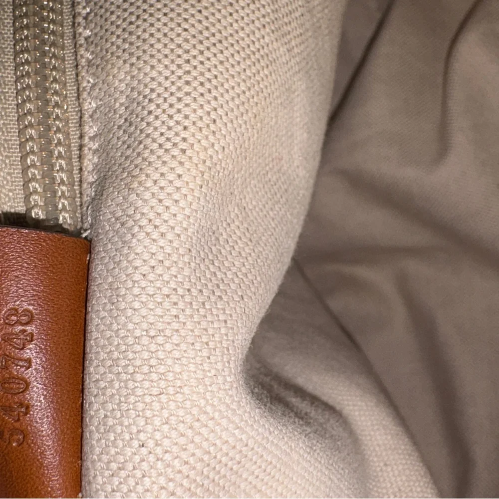 Gucci Navy nylon Messenger Bag with Brown Leather Strap - Picture 9 of 16